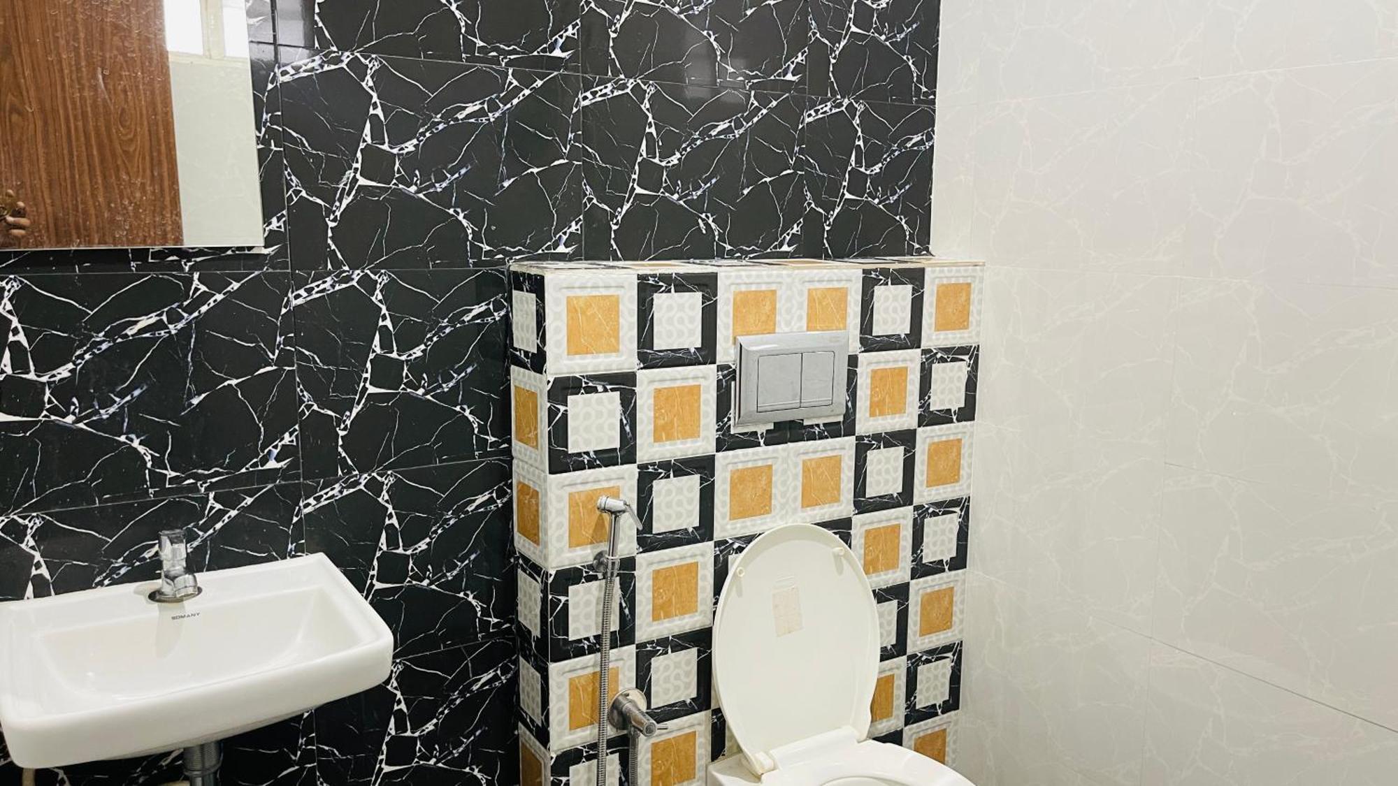 Rajamandiram 3Bhk Ac Apartment In Trivandrum Central Thiruvananthapuram Eksteriør bilde