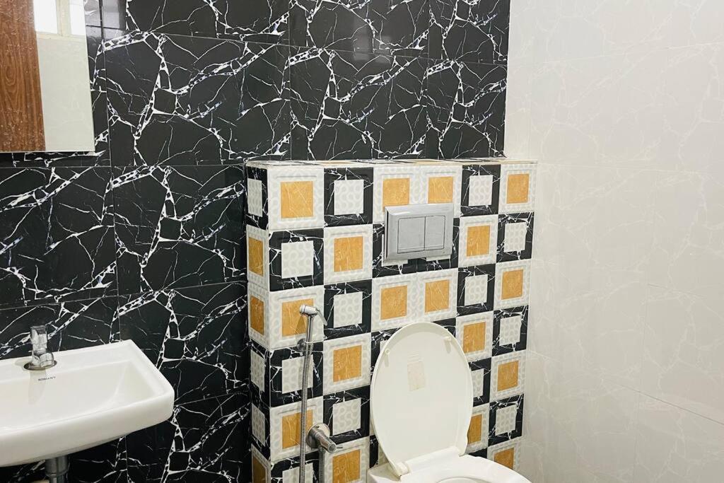 Rajamandiram 3Bhk Ac Apartment In Trivandrum Central Thiruvananthapuram Eksteriør bilde
